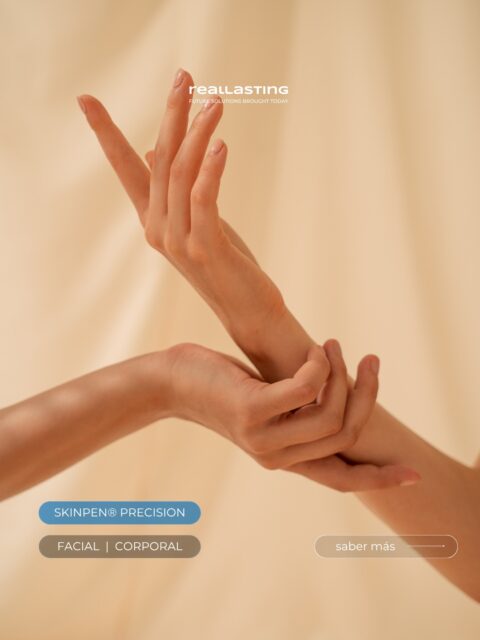 ✨ Sacar a relucir tu belleza interior es más fácil de lo que imaginas.
El primer dispositivo de microneedling del mundo autorizado por la FDA, diseñado para transformar tu piel desde el interior.
💎 ¿Cómo actúa? En solo 3 pasos:
1️⃣ Inflamación:
SkinPen® Precision crea microcanales temporales en la piel que activan su proceso natural de reparación.
2️⃣ Proliferación:
Estos microcanales estimulan las células encargadas de producir colágeno y elastina, reforzando la estructura de la piel.
3️⃣ Remodelación:
Las nuevas proteínas mejoran la textura, reducen cicatrices de acné, líneas de expresión, arrugas y poros dilatados, dejando una piel visiblemente más suave y uniforme.
🌿 Resultado: una piel renovada, saludable y con un brillo natural.
#reallasting #SkinPen #Microneedling #RejuvenecimientoFacial #ColágenoNatural #PielSaludable #TratamientosFaciales #CuidadoDeLaPiel #EstéticaAvanzada #DermatologíaEstética #BellezaNatural